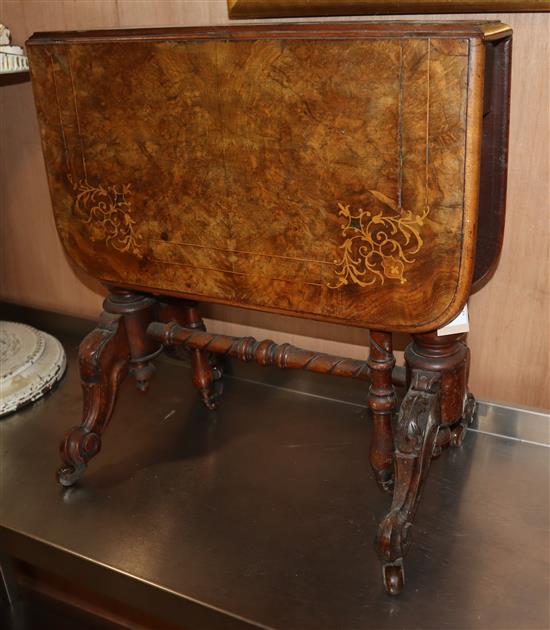 A Victorian walnut Sutherland table W.54cm